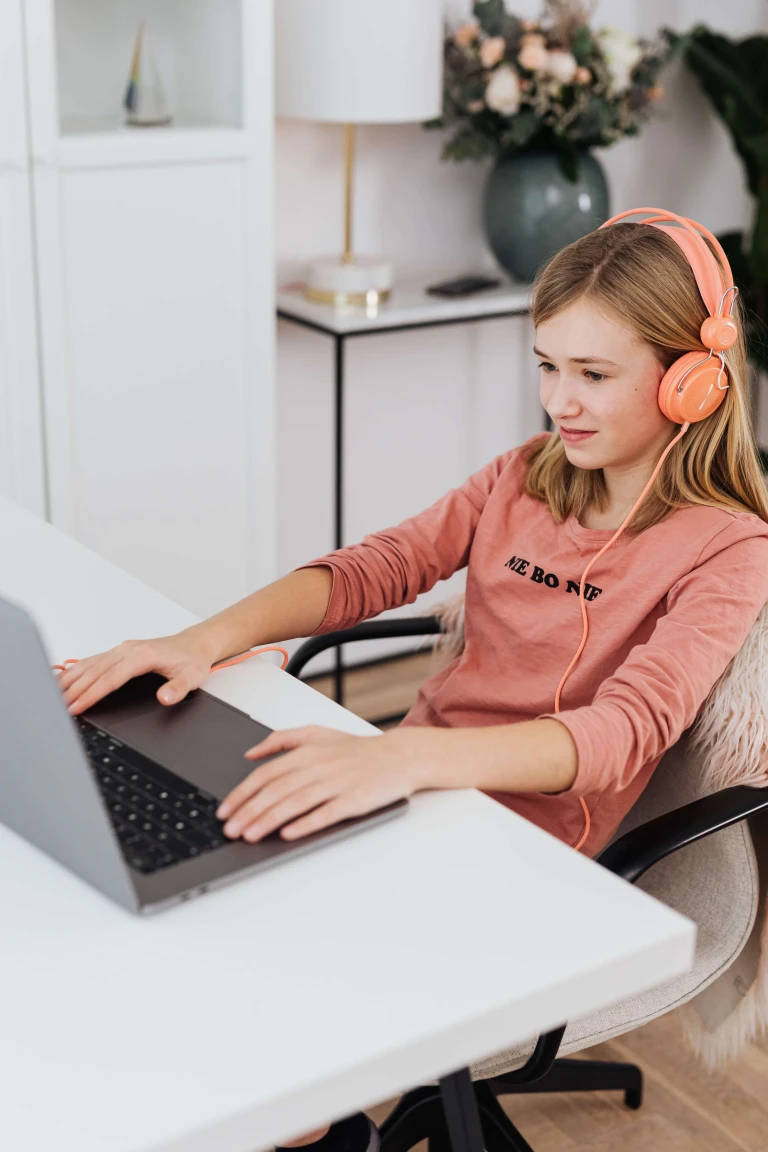 Kakšne so koristi učenja programiranja v programskem jeziku Scratch?